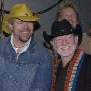Toby Keith And Willie Nelson - Beer For My Horses